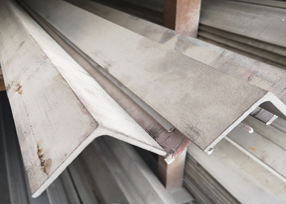 Galvanisierte gemalte Eisen-ungleiche Flussstahl-Winkel-Stange